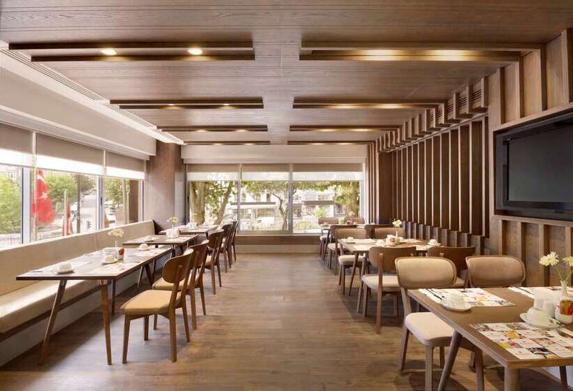 فندق Ramada By Wyndham Istanbul Old City