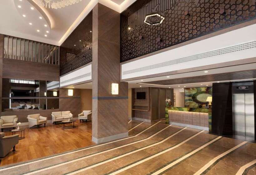 فندق Ramada By Wyndham Istanbul Old City
