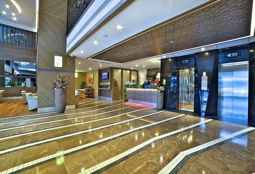 فندق Ramada By Wyndham Istanbul Old City