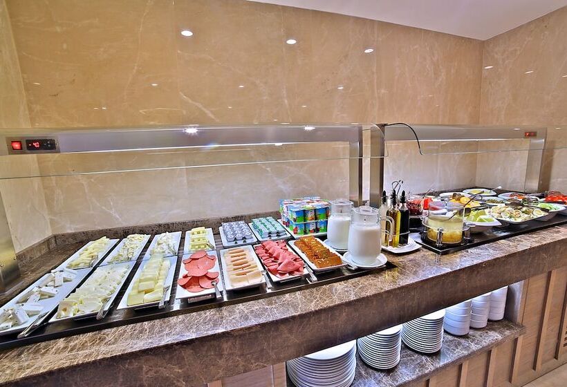 فندق Ramada By Wyndham Istanbul Old City