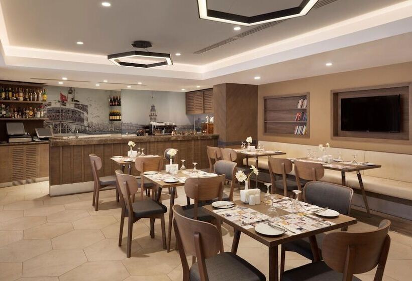 فندق Ramada By Wyndham Istanbul Old City