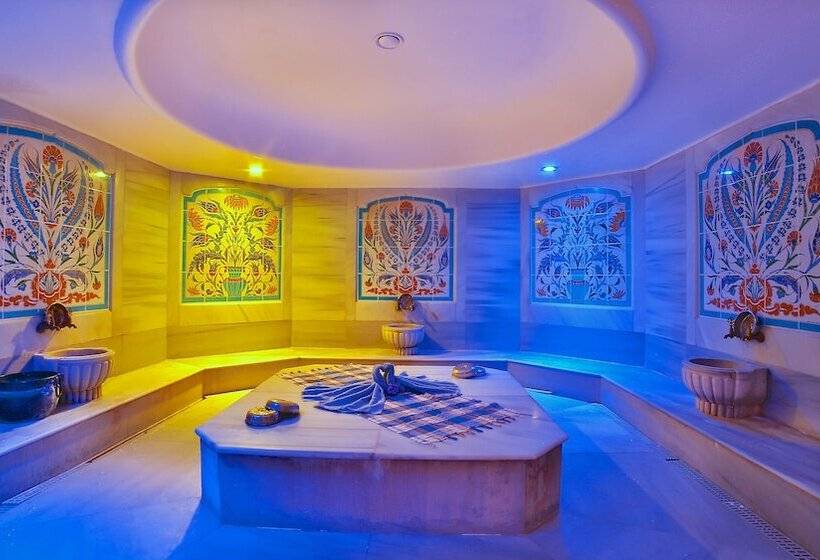 فندق Ramada By Wyndham Istanbul Old City