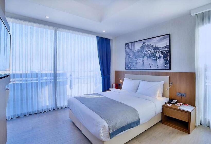 فندق Ramada By Wyndham Istanbul Old City