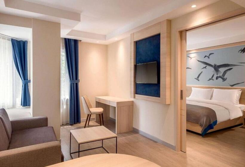 فندق Ramada By Wyndham Istanbul Old City