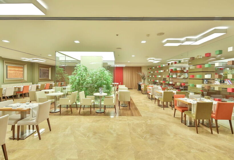 ホテル Ramada By Wyndham İstanbul Taksim