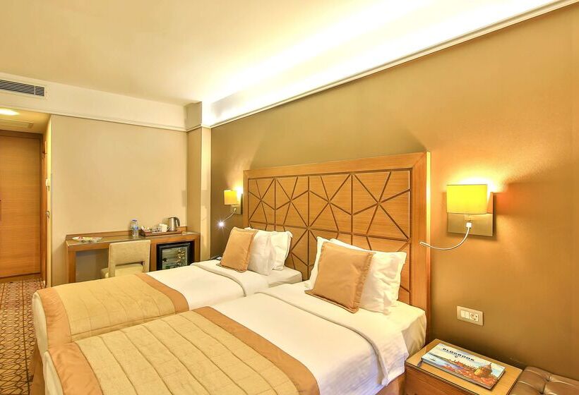 ホテル Ramada By Wyndham İstanbul Taksim