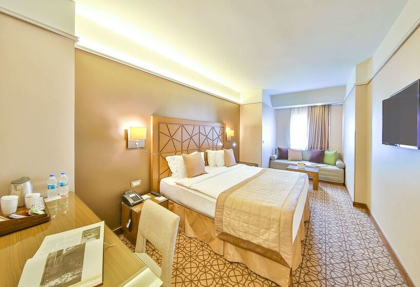 ホテル Ramada By Wyndham İstanbul Taksim