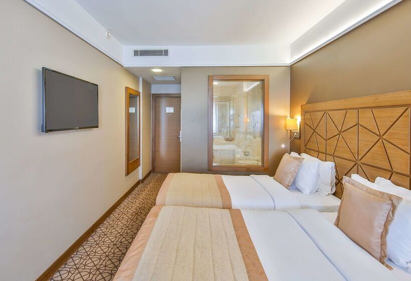 ホテル Ramada By Wyndham İstanbul Taksim