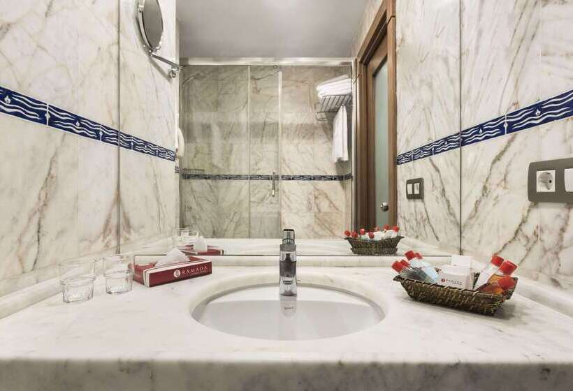 ホテル Ramada By Wyndham İstanbul Taksim