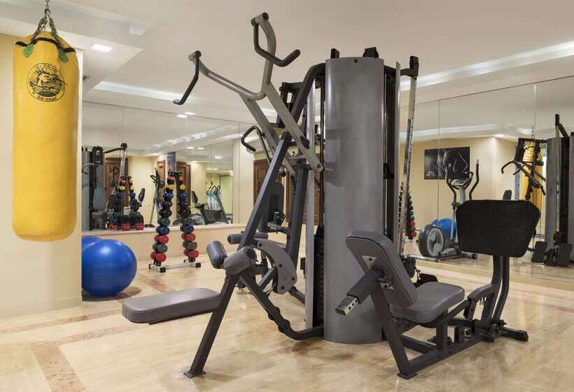 ホテル Ramada By Wyndham İstanbul Taksim