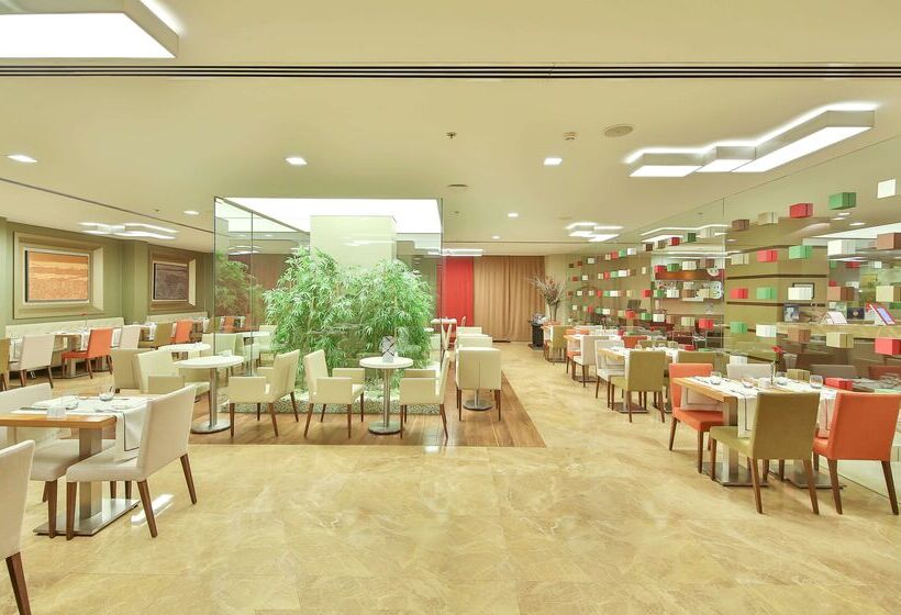 ホテル Ramada By Wyndham İstanbul Taksim