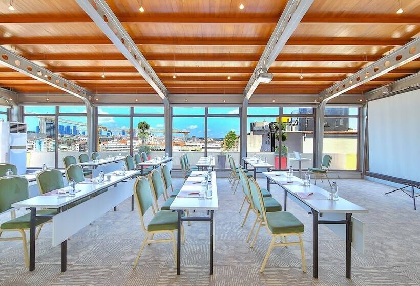 ホテル Ramada By Wyndham İstanbul Taksim