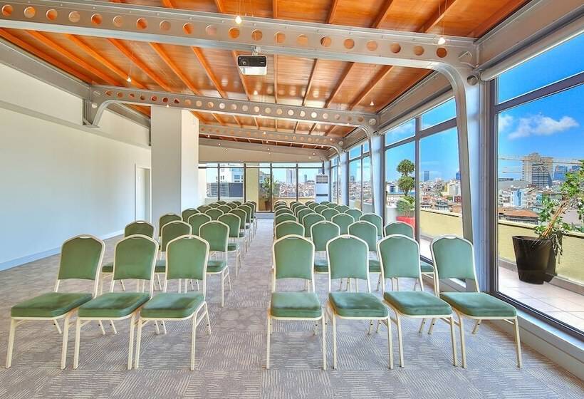 ホテル Ramada By Wyndham İstanbul Taksim