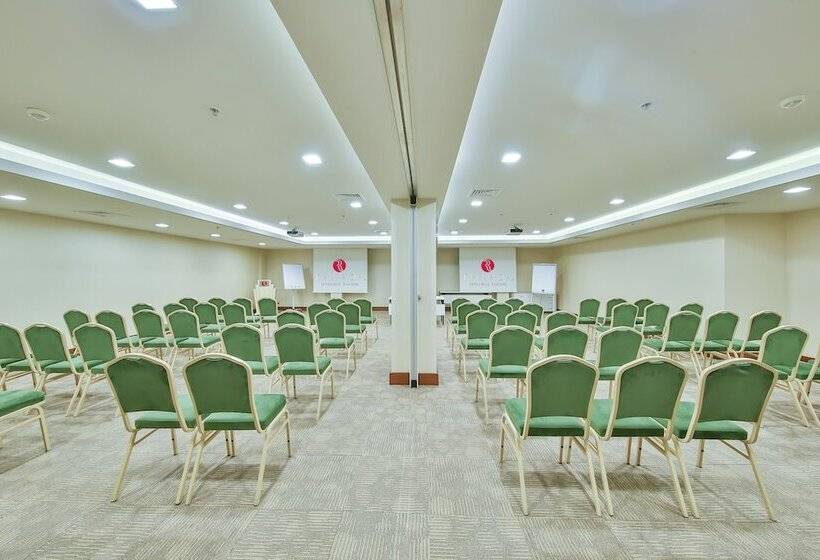 ホテル Ramada By Wyndham İstanbul Taksim