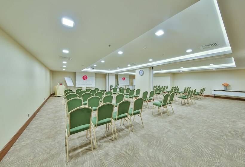 ホテル Ramada By Wyndham İstanbul Taksim