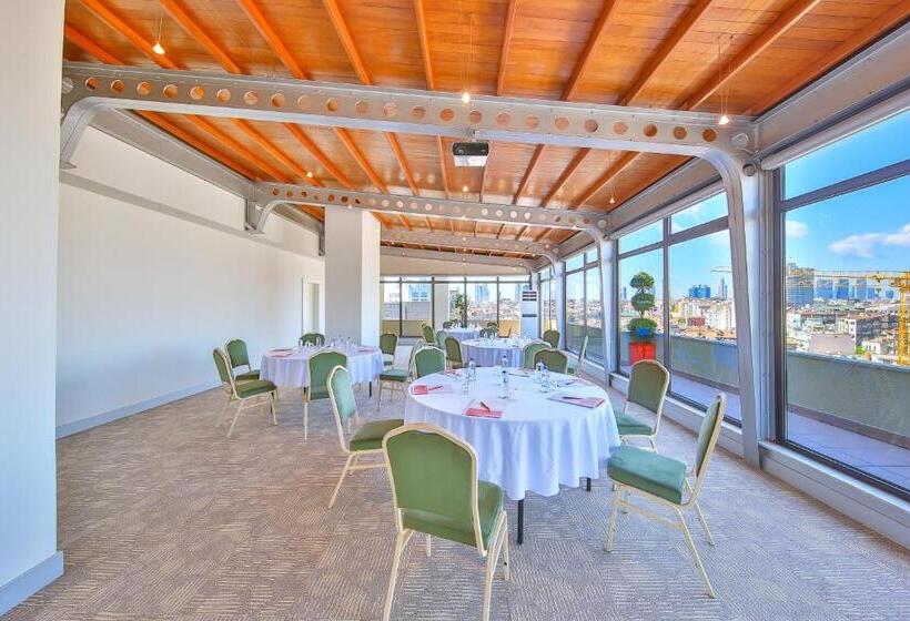 ホテル Ramada By Wyndham İstanbul Taksim