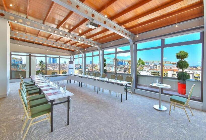 ホテル Ramada By Wyndham İstanbul Taksim