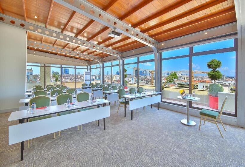 ホテル Ramada By Wyndham İstanbul Taksim