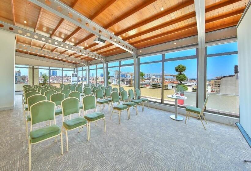 ホテル Ramada By Wyndham İstanbul Taksim