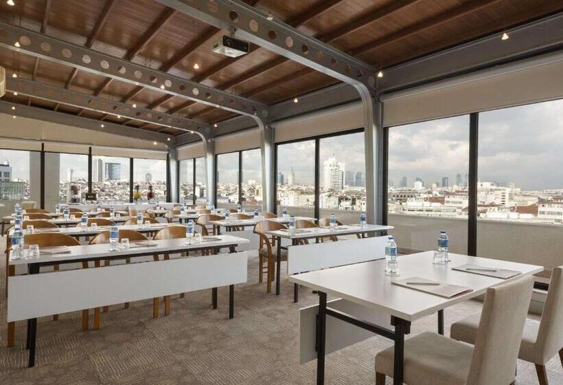 ホテル Ramada By Wyndham İstanbul Taksim