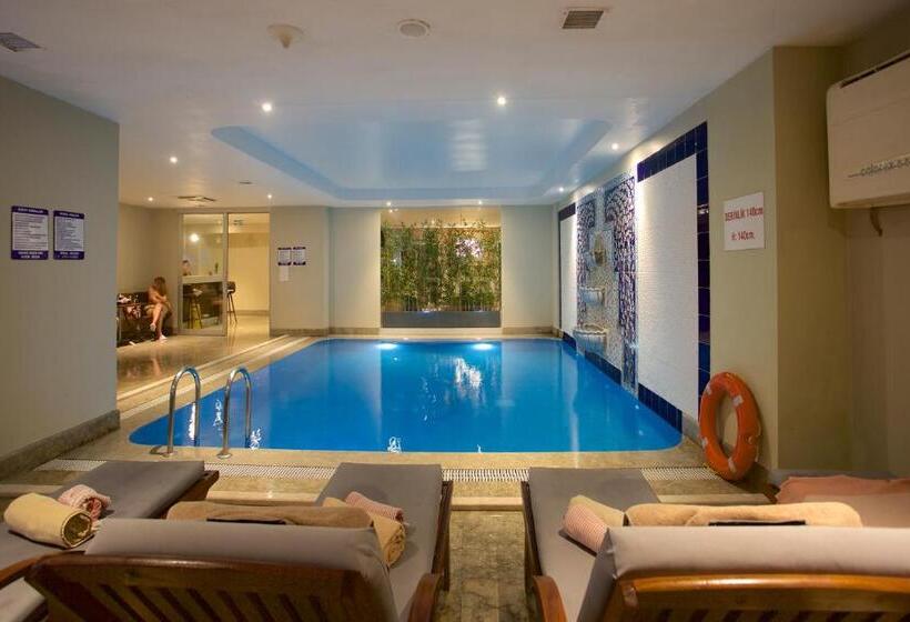 ホテル Ramada By Wyndham İstanbul Taksim