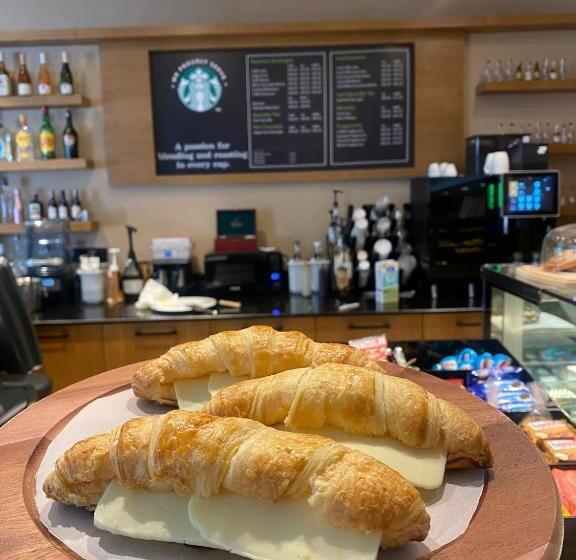 ホテル Ramada By Wyndham İstanbul Taksim