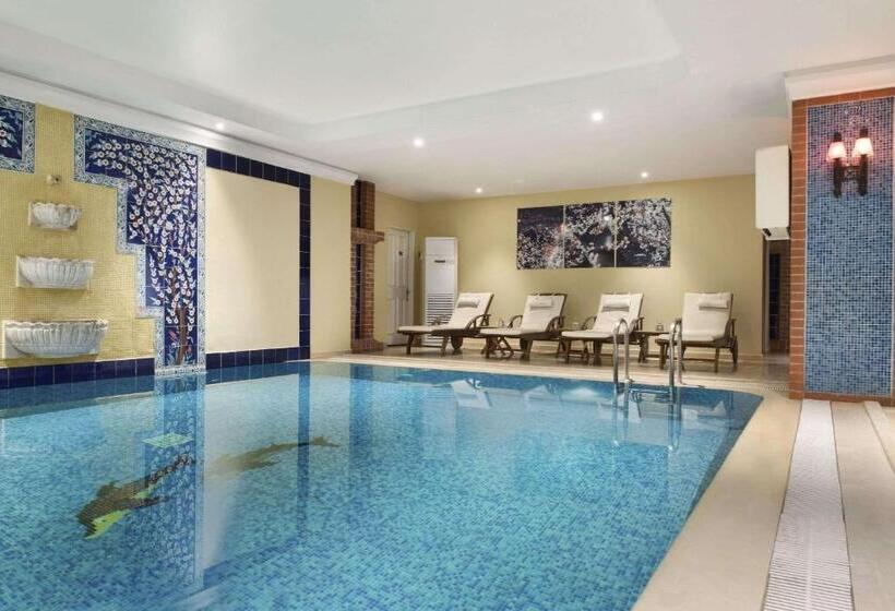 ホテル Ramada By Wyndham İstanbul Taksim