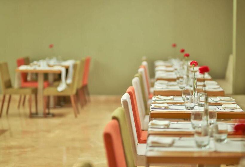 ホテル Ramada By Wyndham İstanbul Taksim