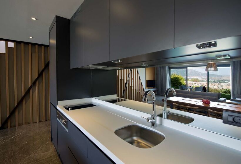 Отель Ramada Resort By Wyndham Bodrum