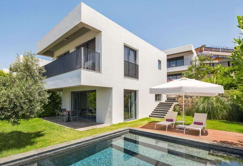 Отель Ramada Resort By Wyndham Bodrum