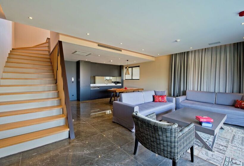 Отель Ramada Resort By Wyndham Bodrum