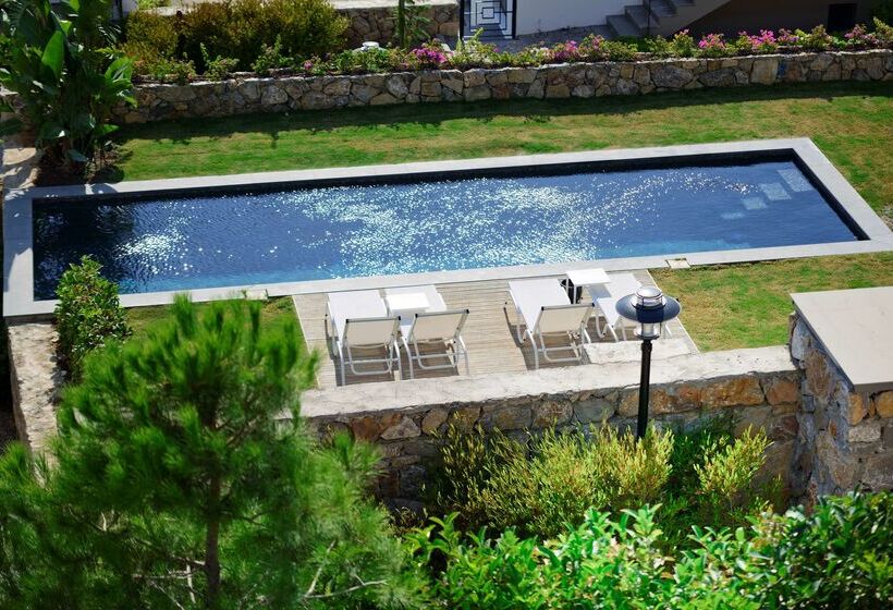 Отель Ramada Resort By Wyndham Bodrum