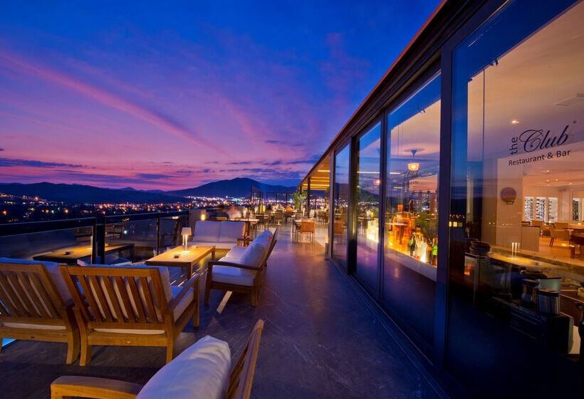 Отель Ramada Resort By Wyndham Bodrum