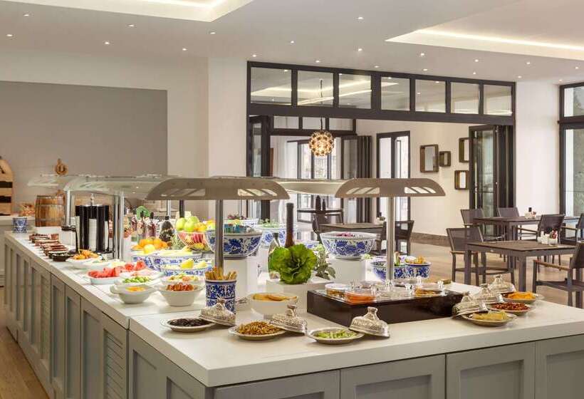 Отель Ramada Resort By Wyndham Bodrum