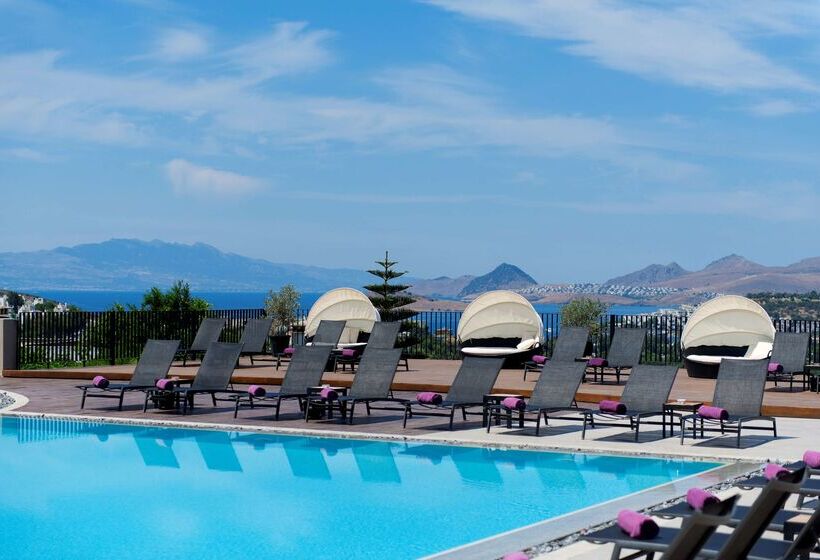 Отель Ramada Resort By Wyndham Bodrum
