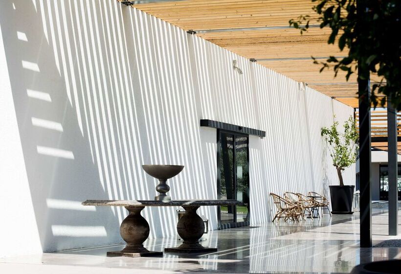 Отель Ramada Resort By Wyndham Bodrum