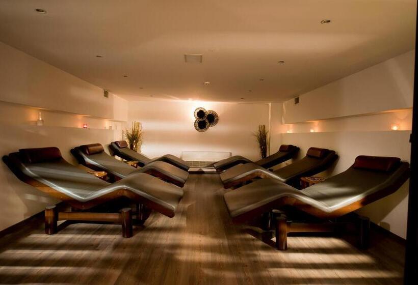 Отель Ramada Resort By Wyndham Bodrum