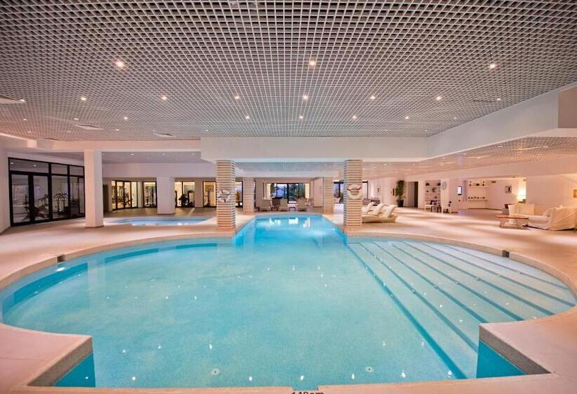 Отель Ramada Resort By Wyndham Bodrum