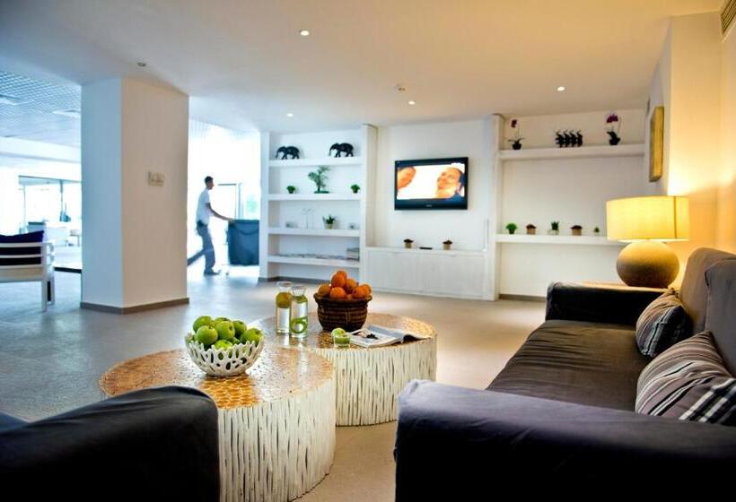 Отель Ramada Resort By Wyndham Bodrum