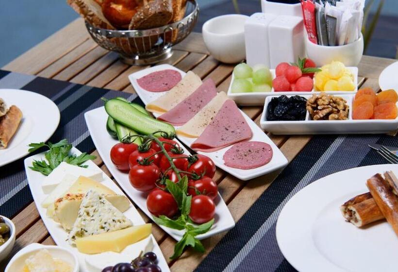 Отель Ramada Resort By Wyndham Bodrum