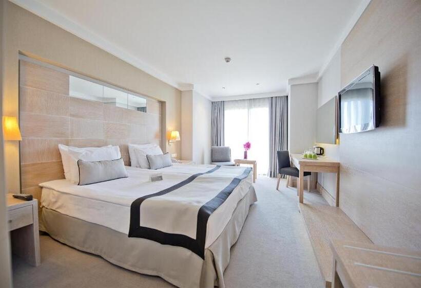 Отель Ramada Resort By Wyndham Bodrum