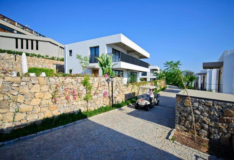 Отель Ramada Resort By Wyndham Bodrum