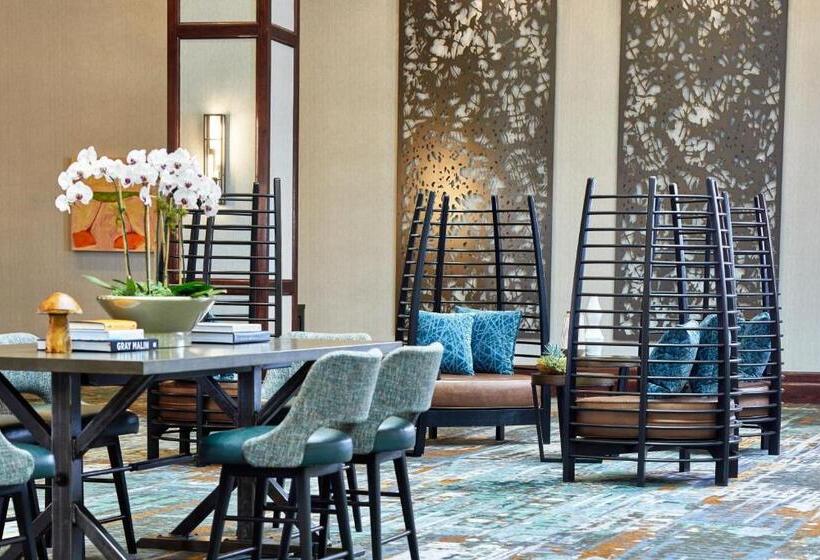 هتل Renaissance Mobile Riverview Plaza