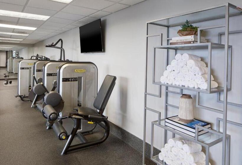 هتل Renaissance Mobile Riverview Plaza