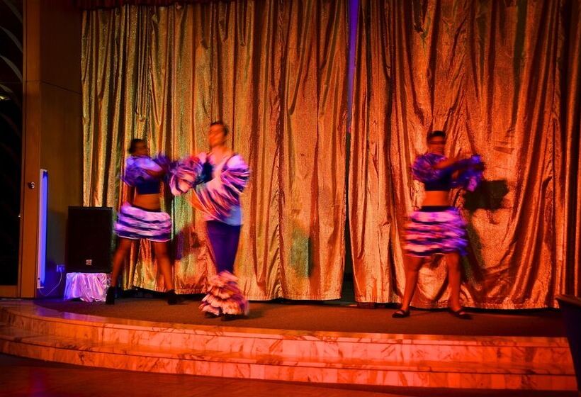 فندق Royal Garden Palace   Families And Couples