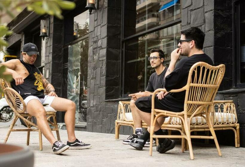 Отель Selina Montevideo