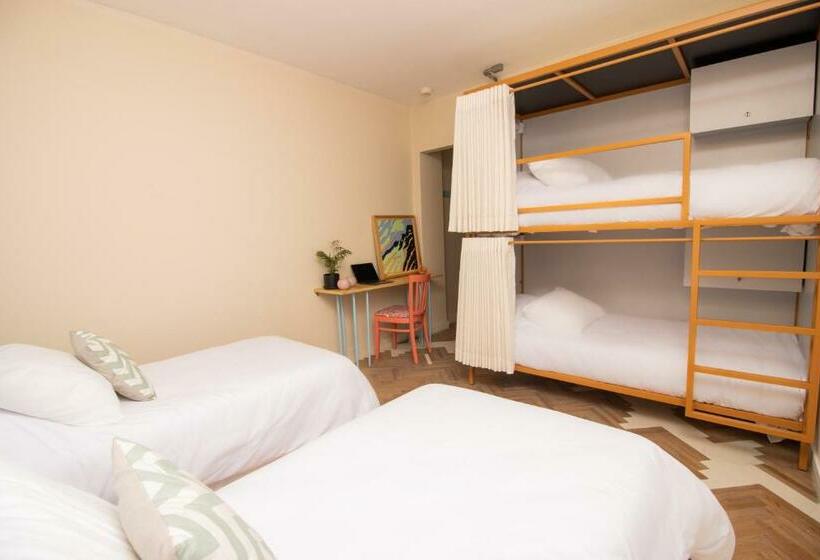 Отель Selina Montevideo