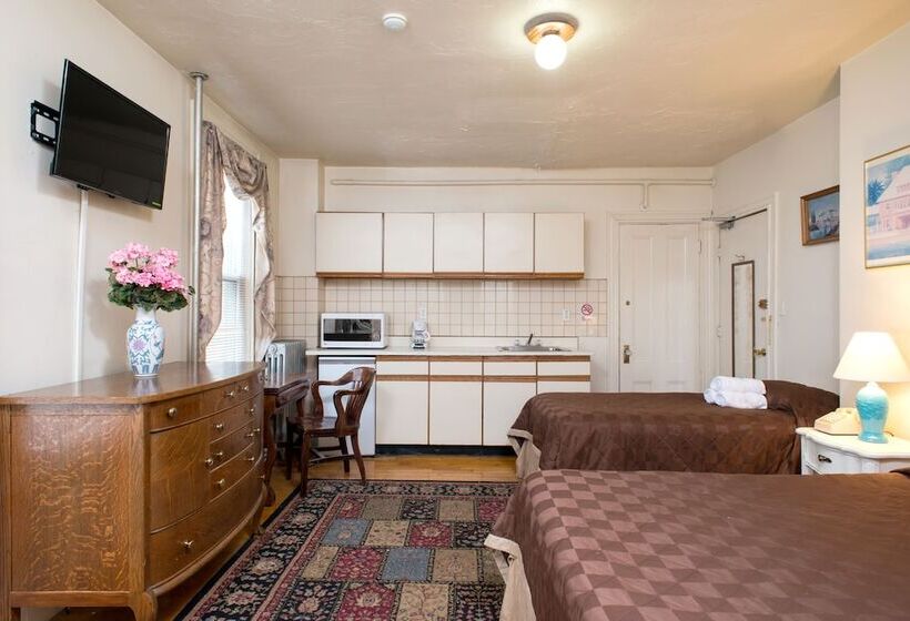 בית מלון כפרי The Farrington Inn