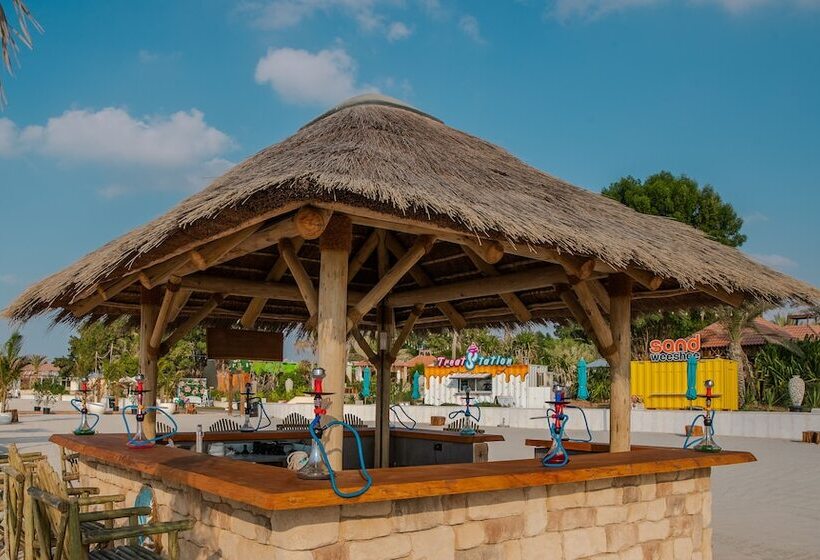 בית מלון כפרי Umm Al Quwain Beach