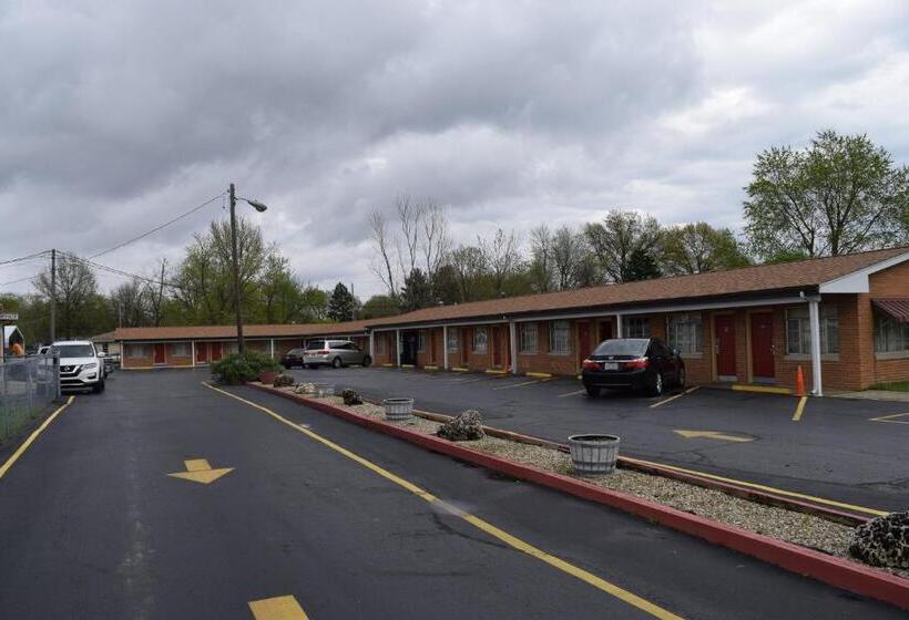 فندق على الطريق Economy Inn